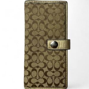 Vintage coach c wallet with gold interior ✨